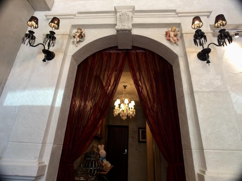 Angel Wings Inn 花蓮市 エクステリア 写真